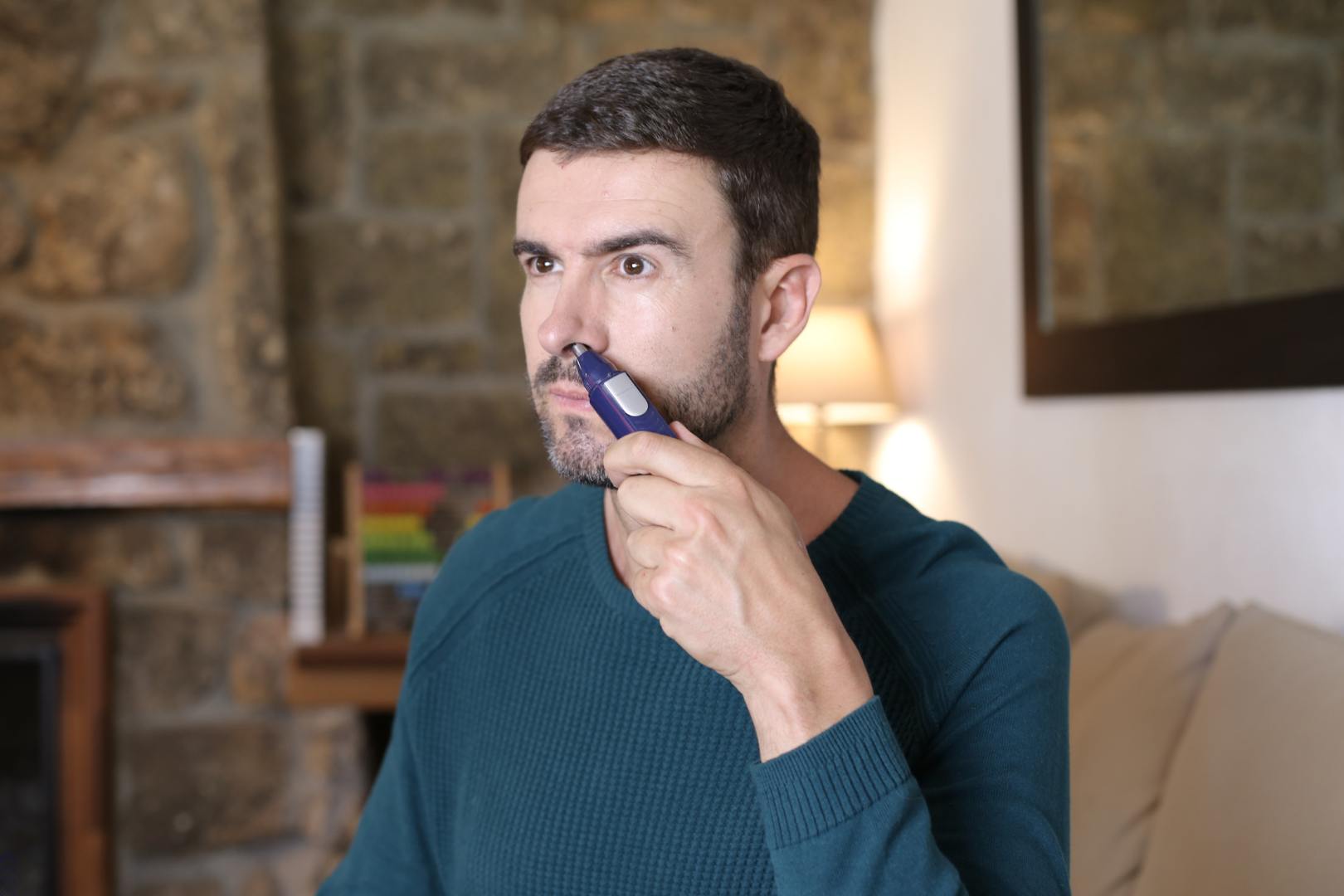 como cortar pelos do nariz sem dor