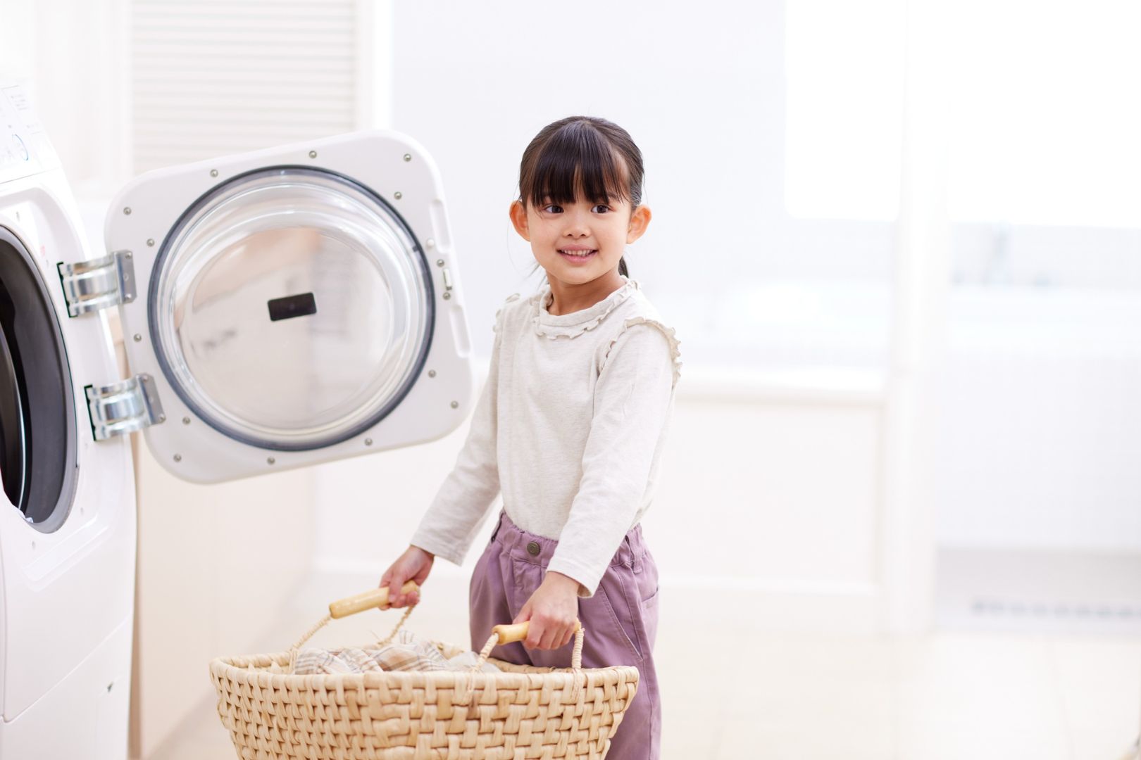 materiais de uma lavanderia na lata